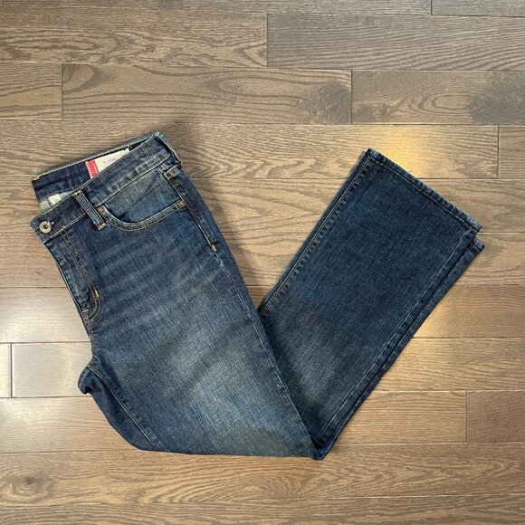 Gap Classic Jeans, Stretch, slight flare Size 8, Medium tint, wash NEW - Picture 7 of 12